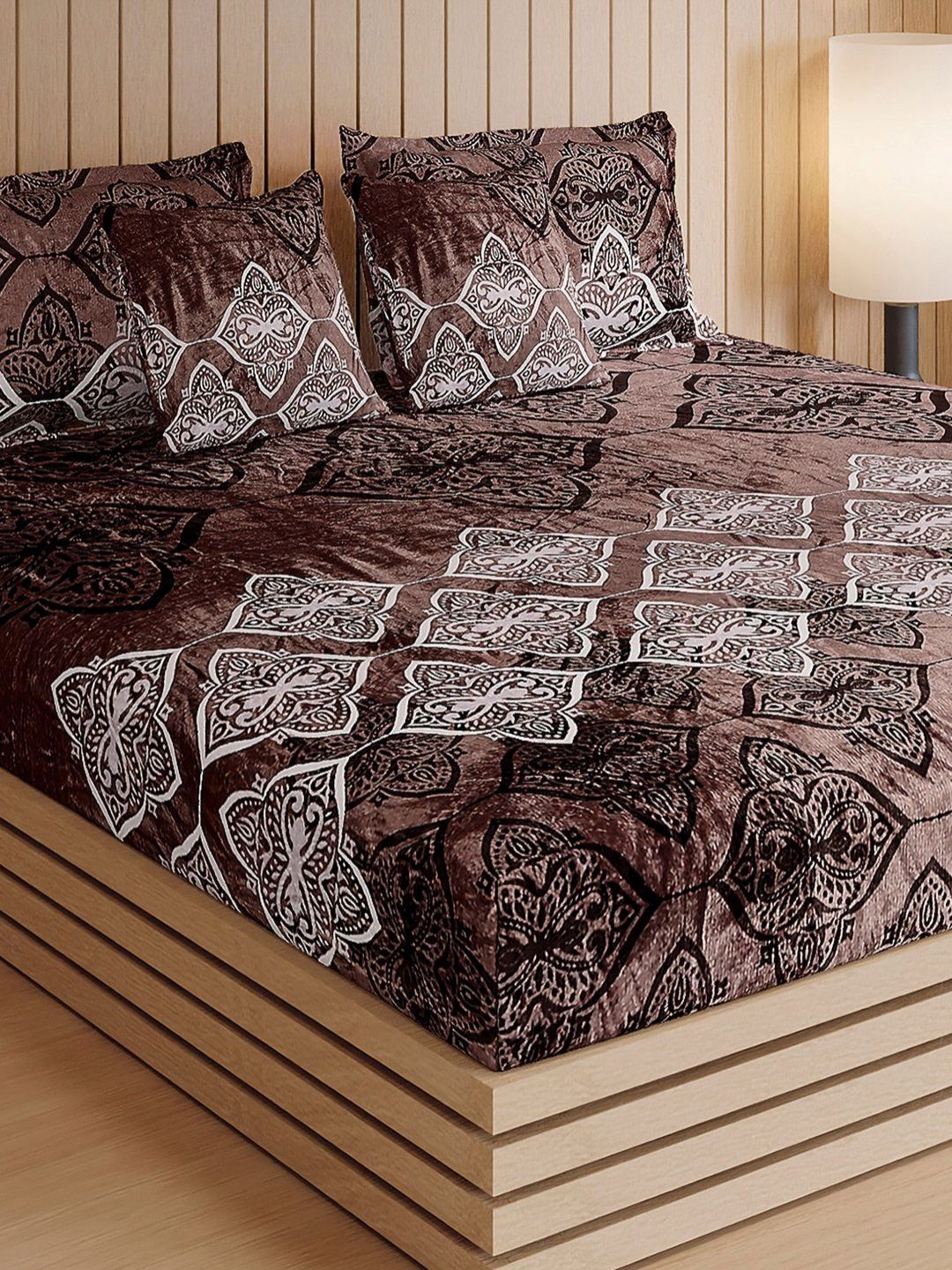 Monte Carlo Brown & White Geometric 250 TC Bedsheet with 2 Pillow Covers 487 GSM-picture-24