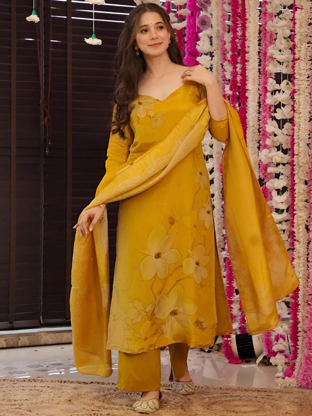 Lilots Women Floral Printed Regular Kurta with Palazzos & With Dupatta-picture-30