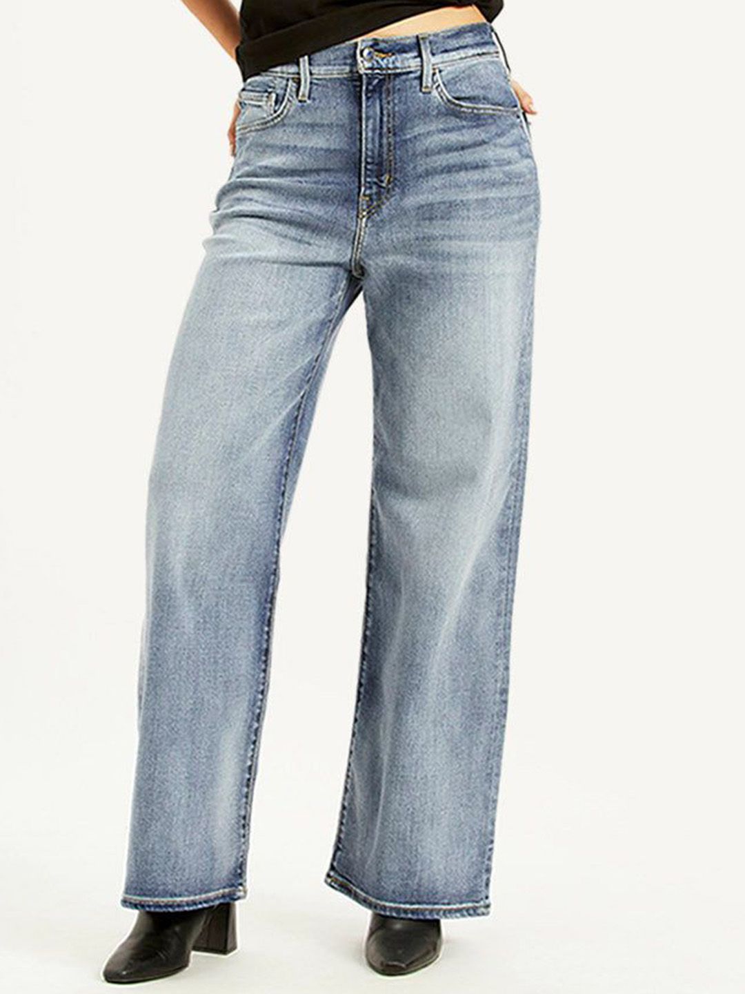 Levis Women Classic Wide Leg High-Rise Light Fade Stretchable Jeans-picture-11