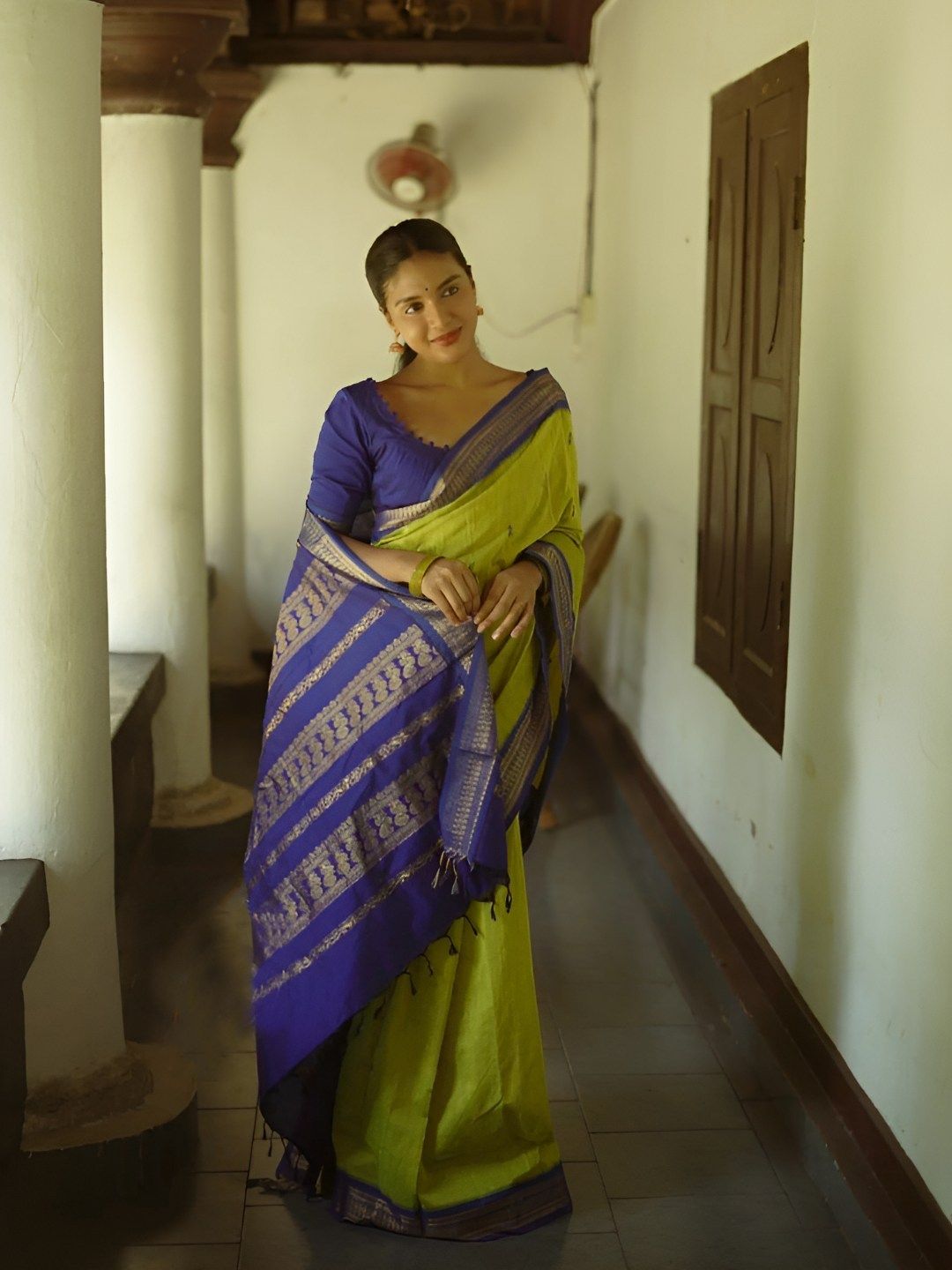 CANIZZARO Woven Design Zari Banarasi Saree-image-11