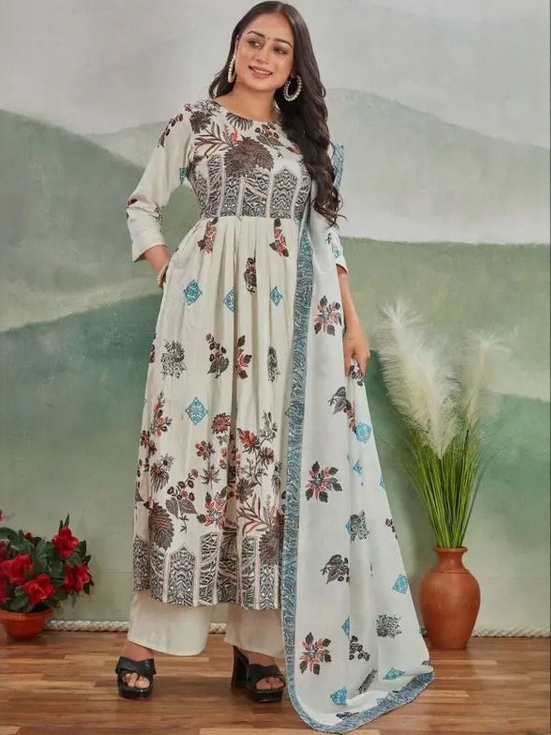 BAMSOM WEAR Women Floral Printed Empire Kurta with Palazzos & With Dupatta-picture-23