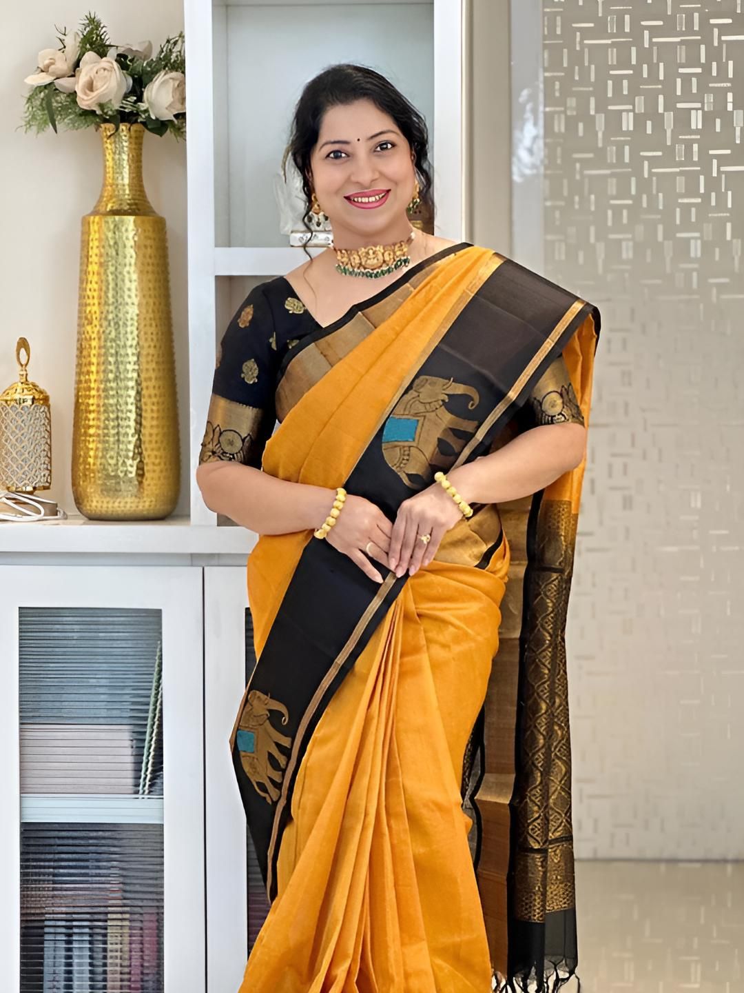 CANIZZARO Woven Design Zari Banarasi Saree-image-5