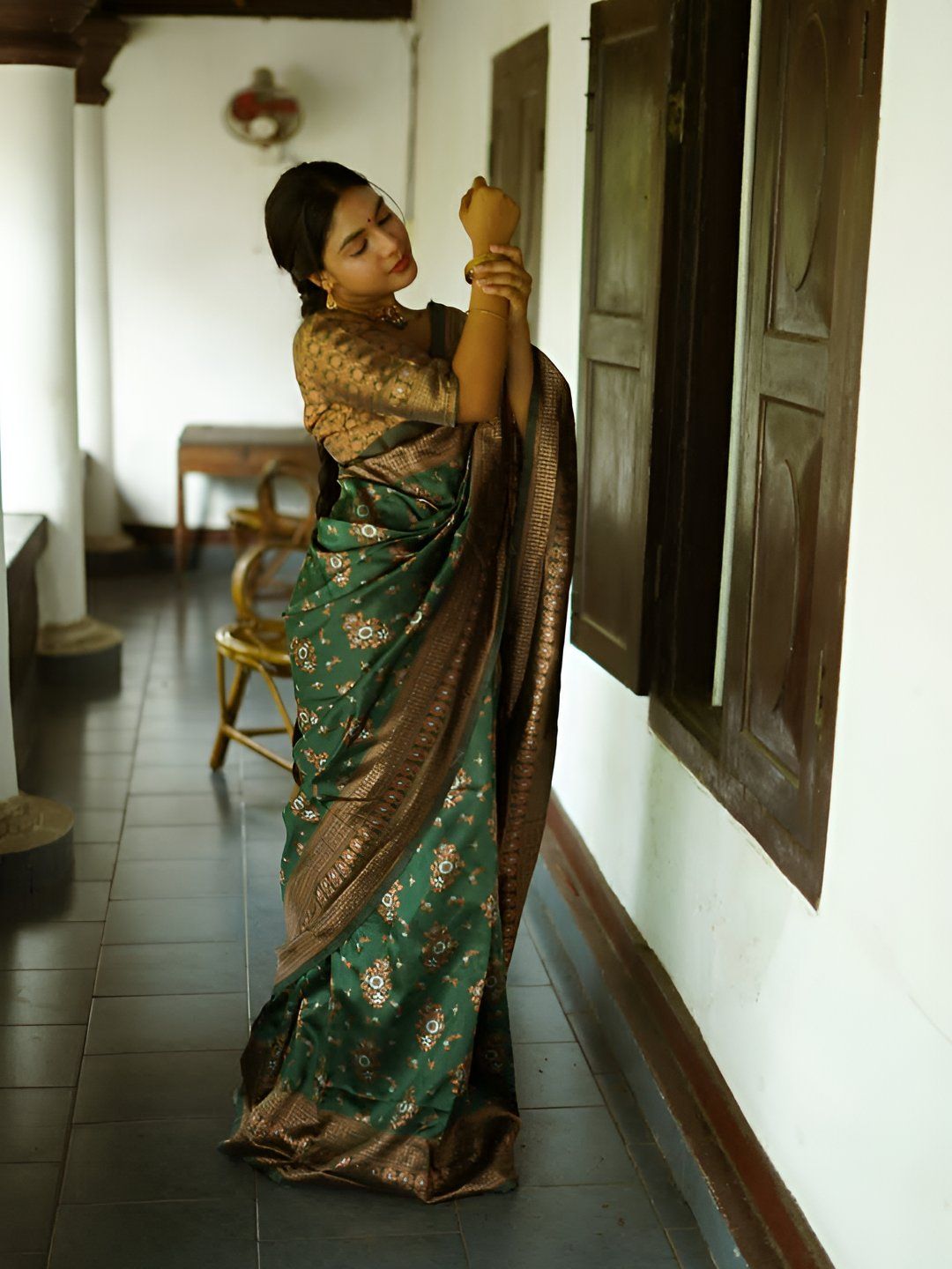 CANIZZARO Woven Design Zari Banarasi Saree-image-43