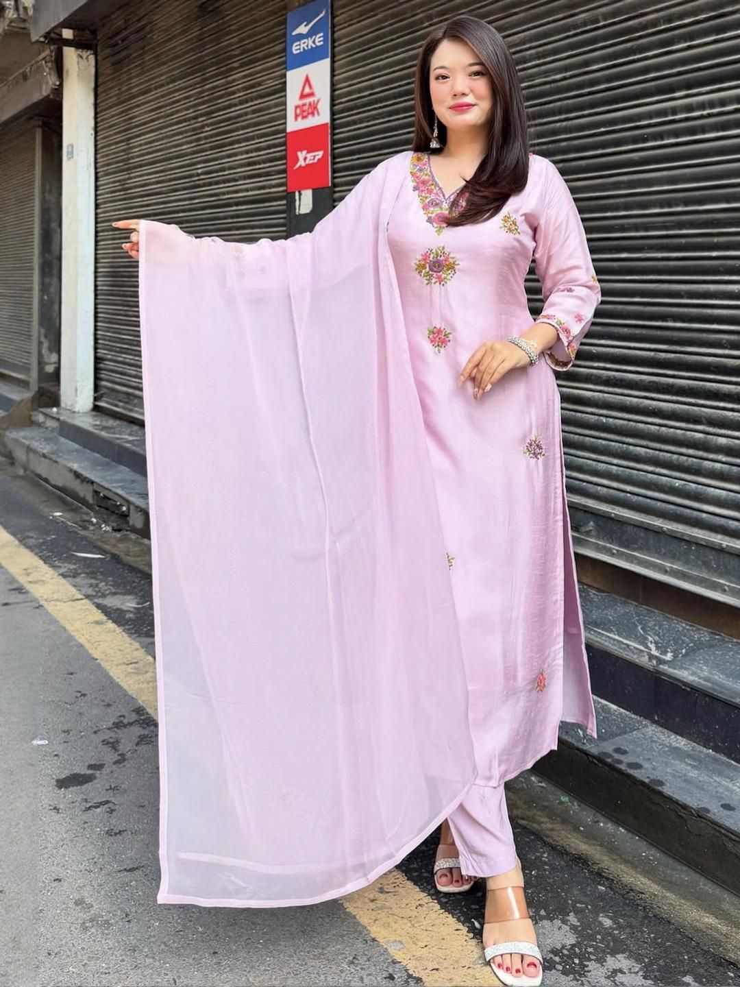 CaniBani Women Pink Embroidered Silk Blend Kurta & Trousers With Dupatta
