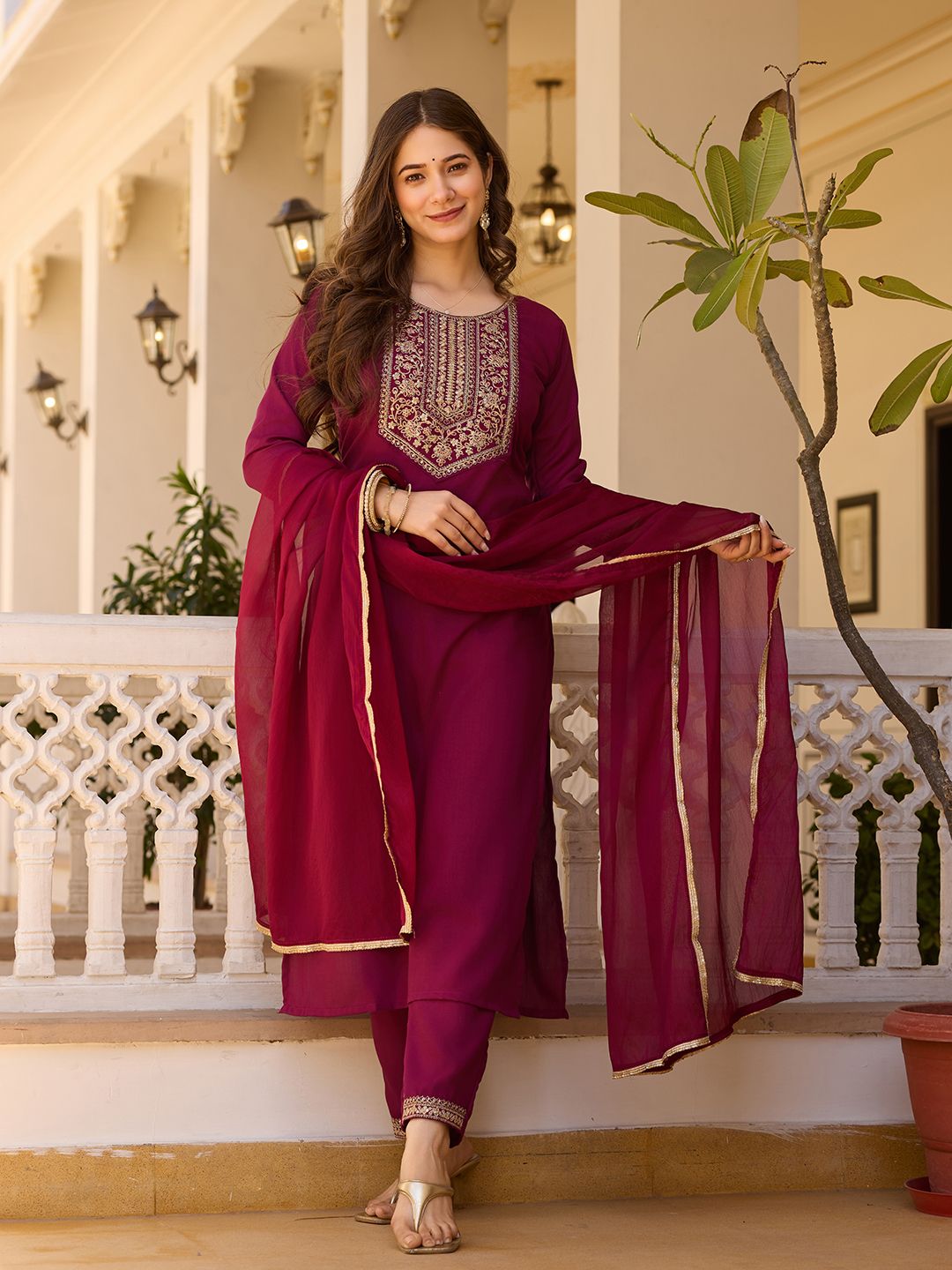BlueRang Women Ethnic Motifs Embroidered Thread Work Kurta with Trousers & Dupatta
