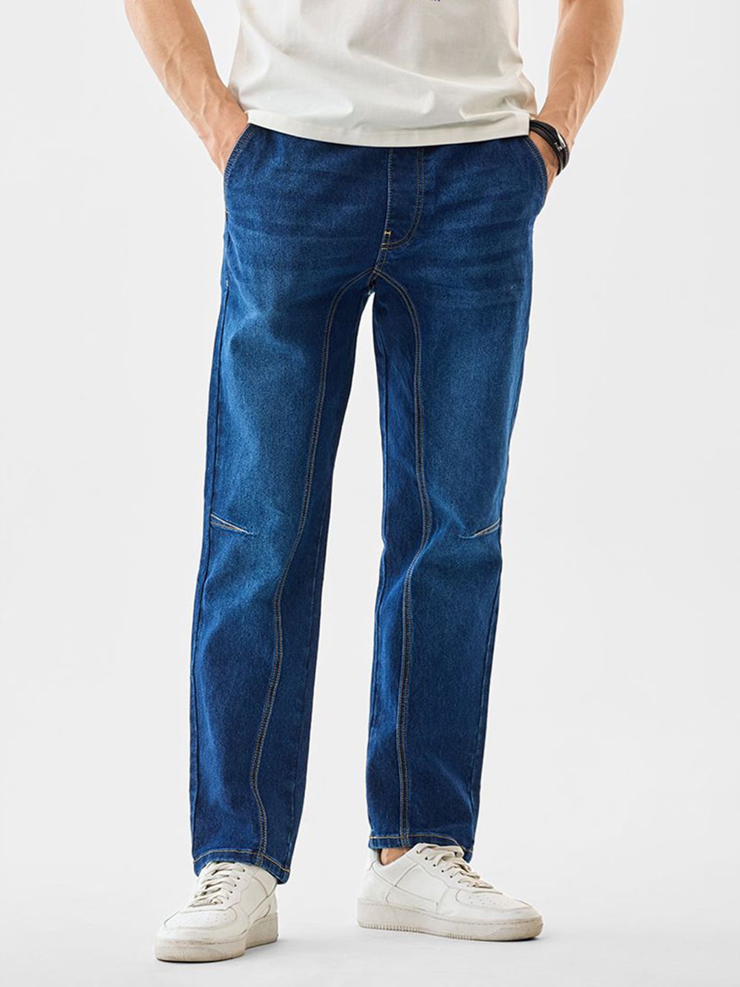 Snitch Men Relaxed Fit Mid-Rise Light Fade Cuffed Hem Stretchable Jeans-picture-28