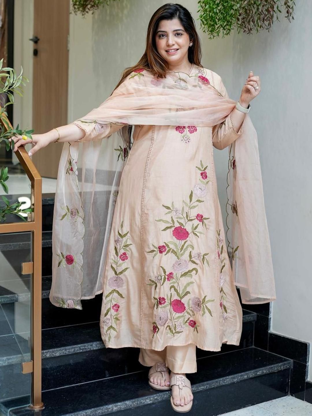 CaniBani Women Cream Embroidered Silk Blend Kurta & Trousers With Dupatta