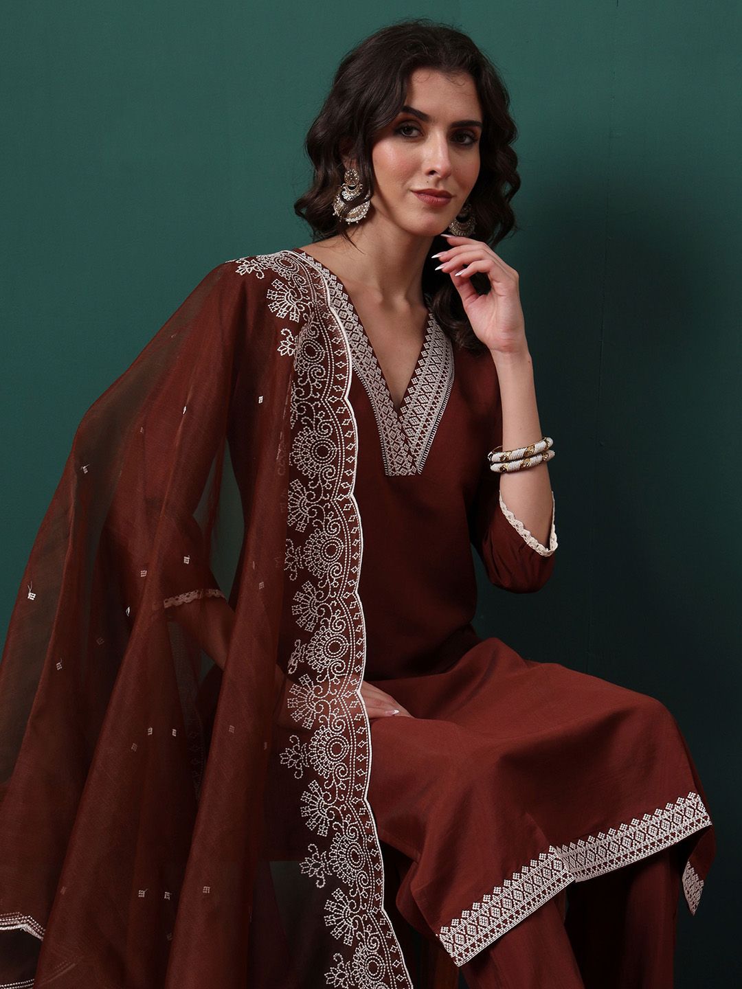 Royal Export Floral Embroidered V-Neck Thread Work Kurta With Trousers & Dupatta