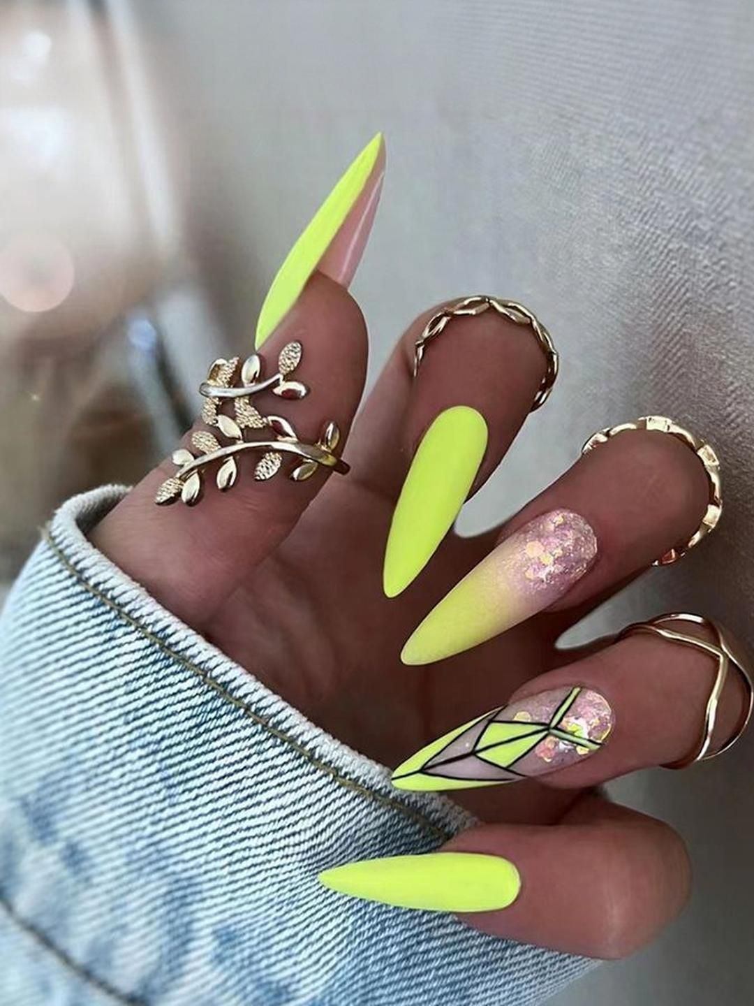 STYFY Set Of 24 Stick On Artificial Nails With Nail Buffer & Manicure Stick- Electric Lime-picture-39