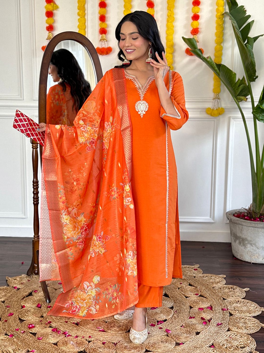 PAYA FASHION Women Solid Embroidered Kurta with Trousers & Dupatta
