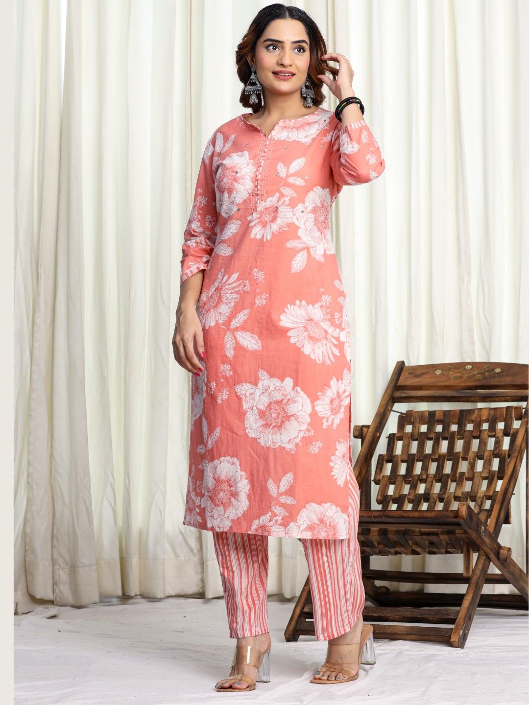 VEDANA Women Floral Printed Regular Sequinned Pure Cotton Kurta with Trousers