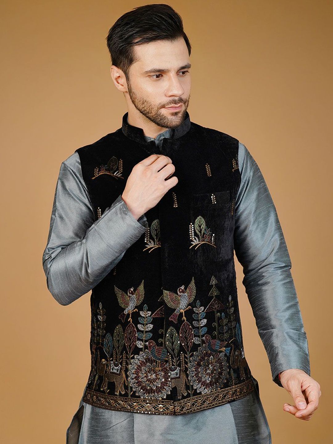 Wintage Embroidered Nehru Jacket-picture-15