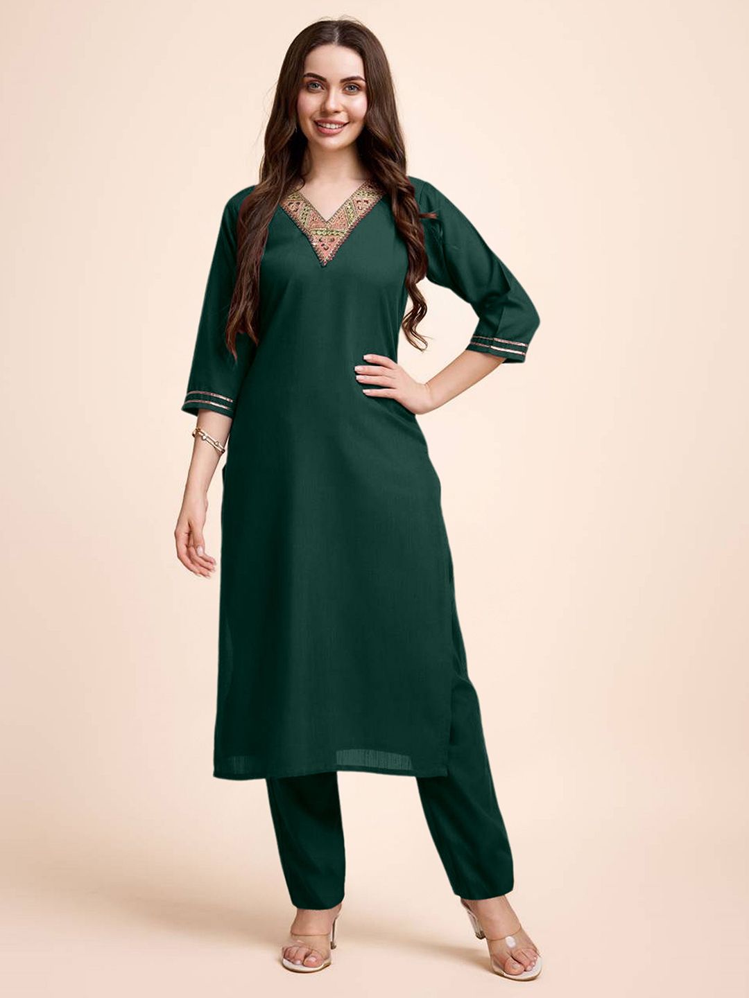 BANJANAN Women Solid Thread Work Kurta Set