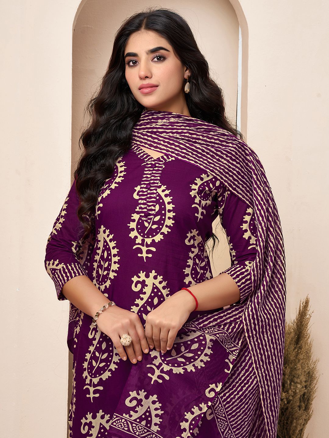 SKYLEE Women Paisley Printed Kurta with Trousers & Dupatta