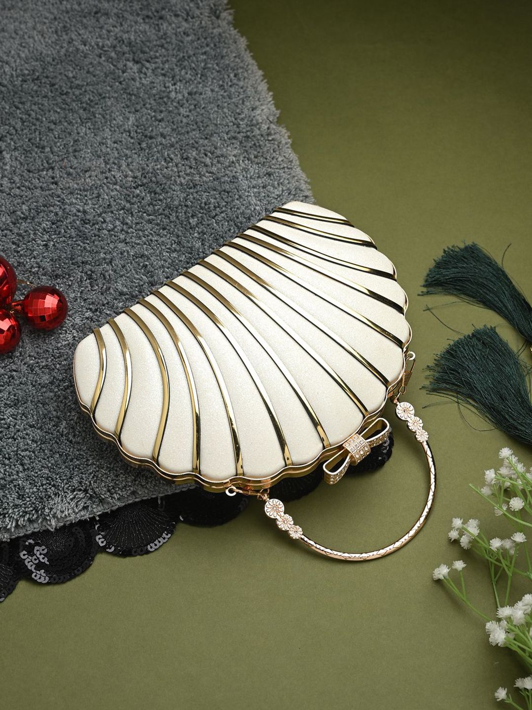 Toobacraft Shell Half Moon Clutch-picture-20
