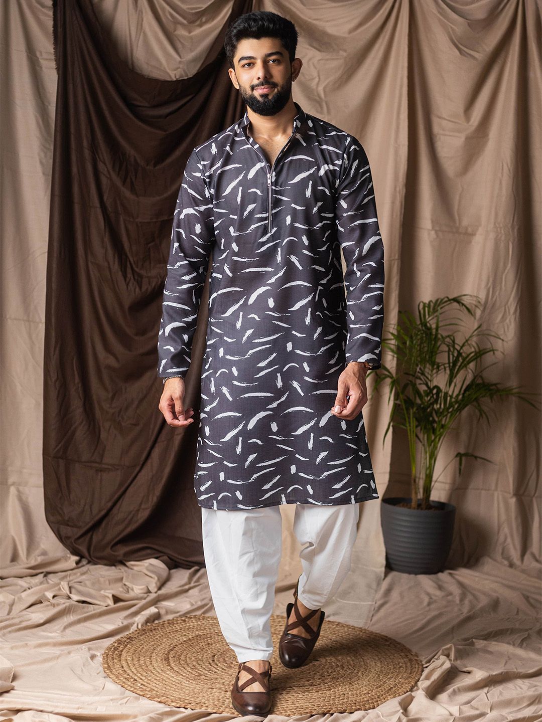 Rawayi Abstract Printed Mandarin Collar Kurta-picture-24