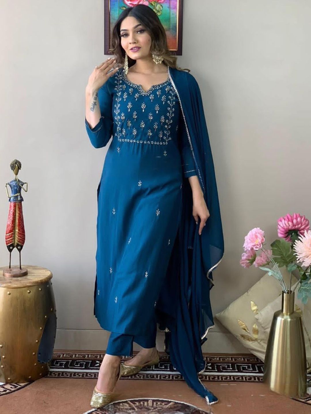 CREEPER Ethnic Motifs Embroidered Straight Kurta With Trousers & Dupatta