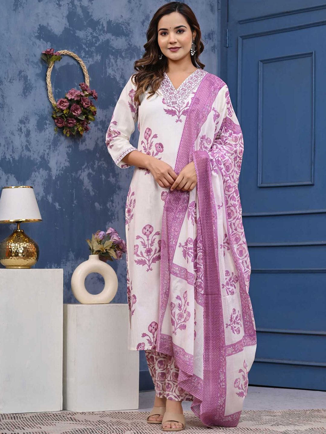 aayusika Women Floral Printed Regular Pure Cotton Kurta with Trousers & Dupatta