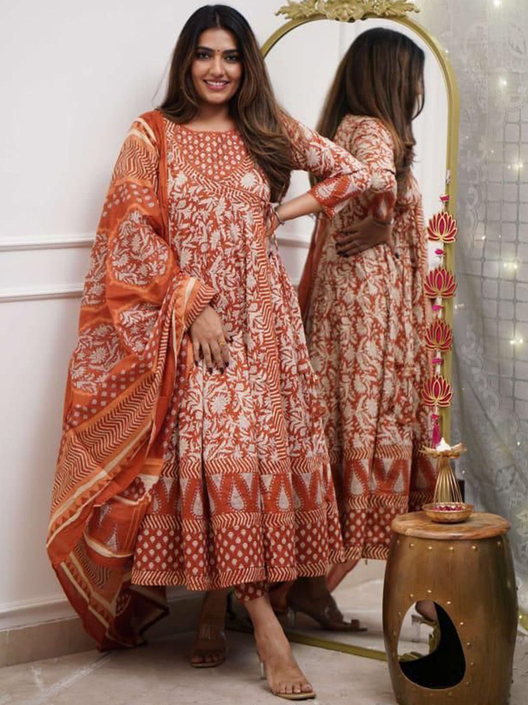 HITTU Women Floral Printed Angrakha Kurta with Trousers & Dupatta