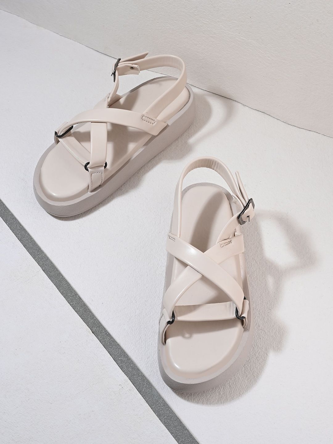 AfroJack Women fwd Flats-picture-0