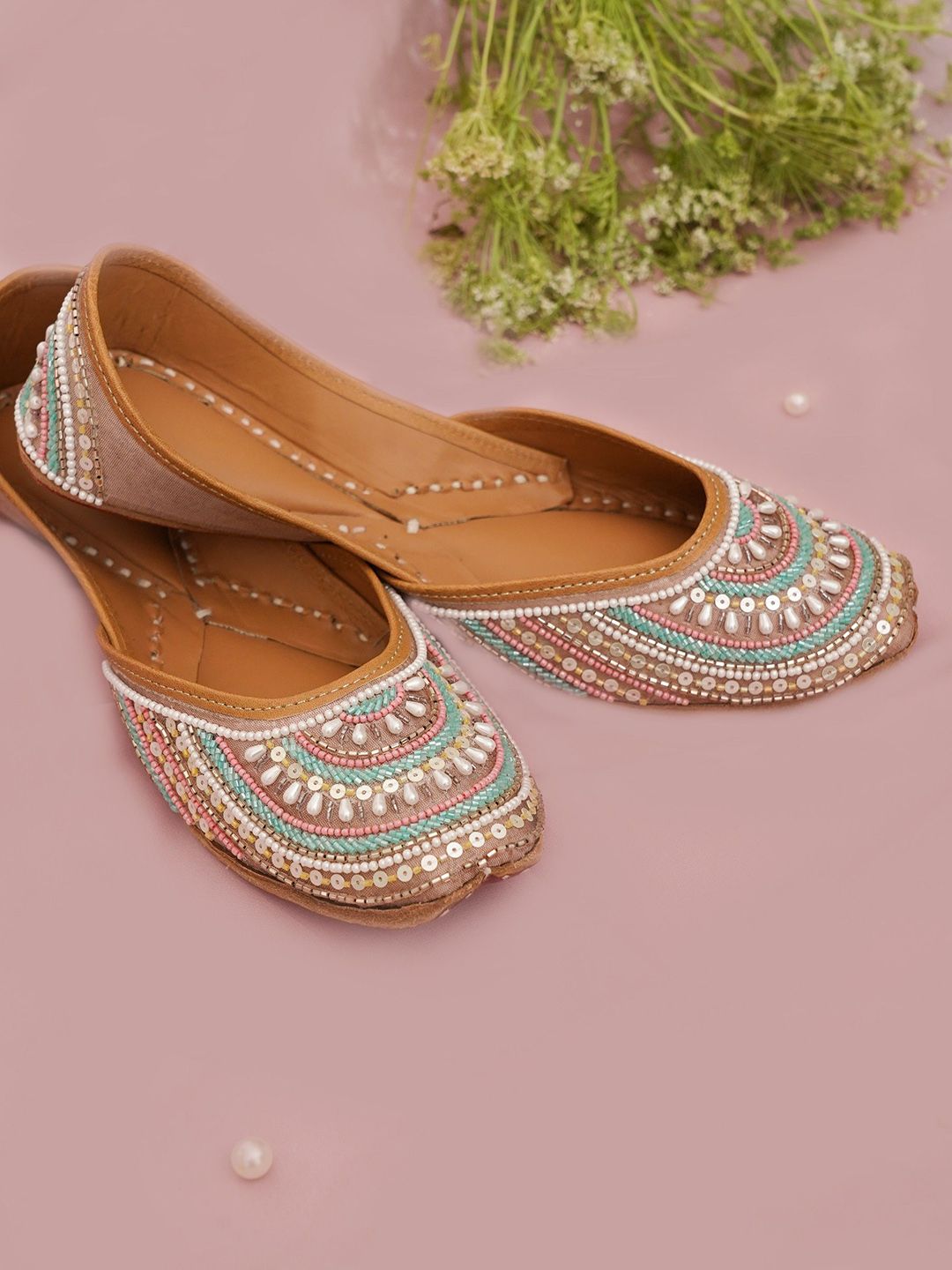 sole mates Women Embellished Mojaris Flats-picture-16