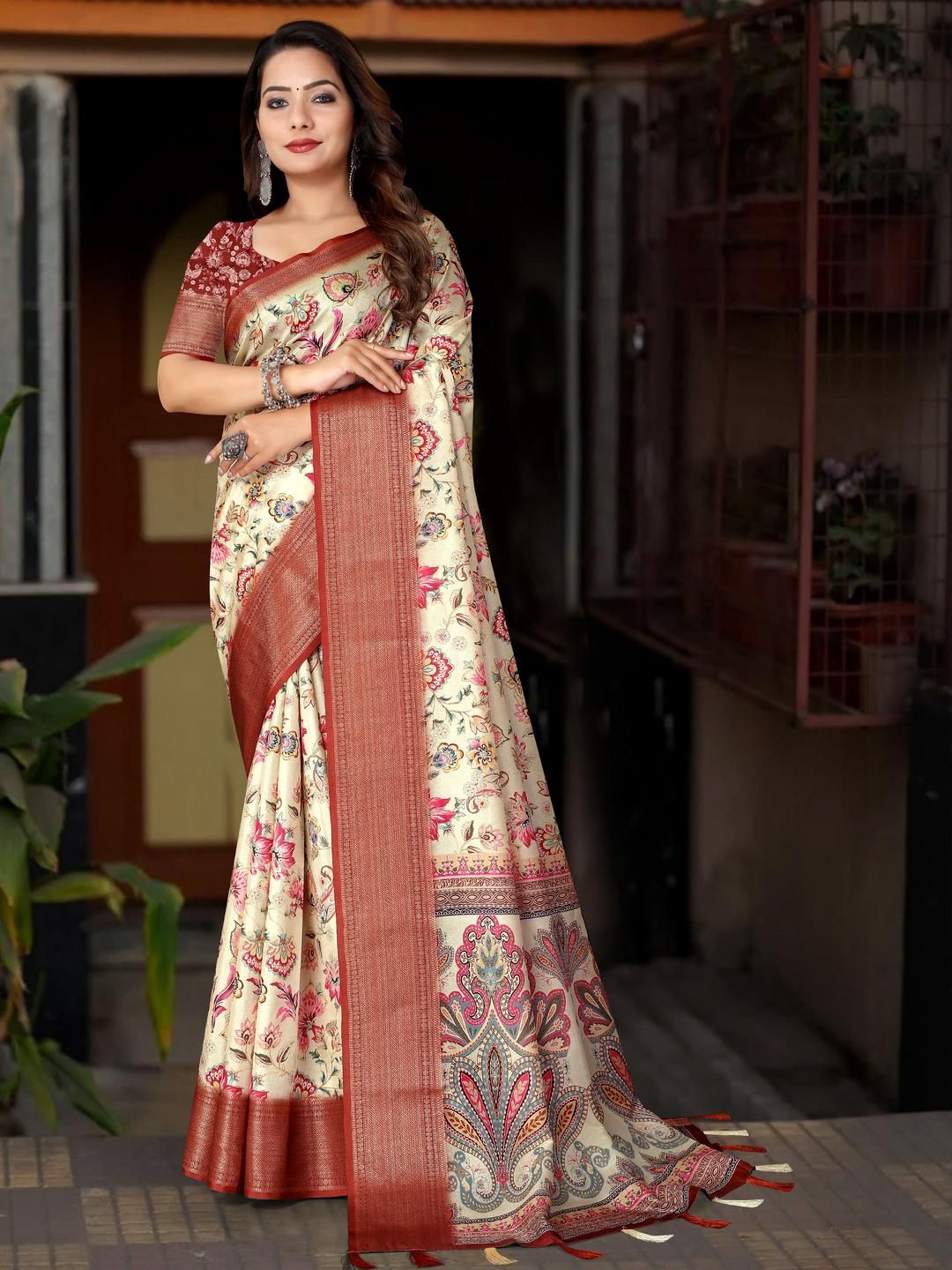 SSHAGUN LIFESTYLE Gold & Brown Embellished Printed Floral Print Bollywood Cotton Silk Saree-image-6