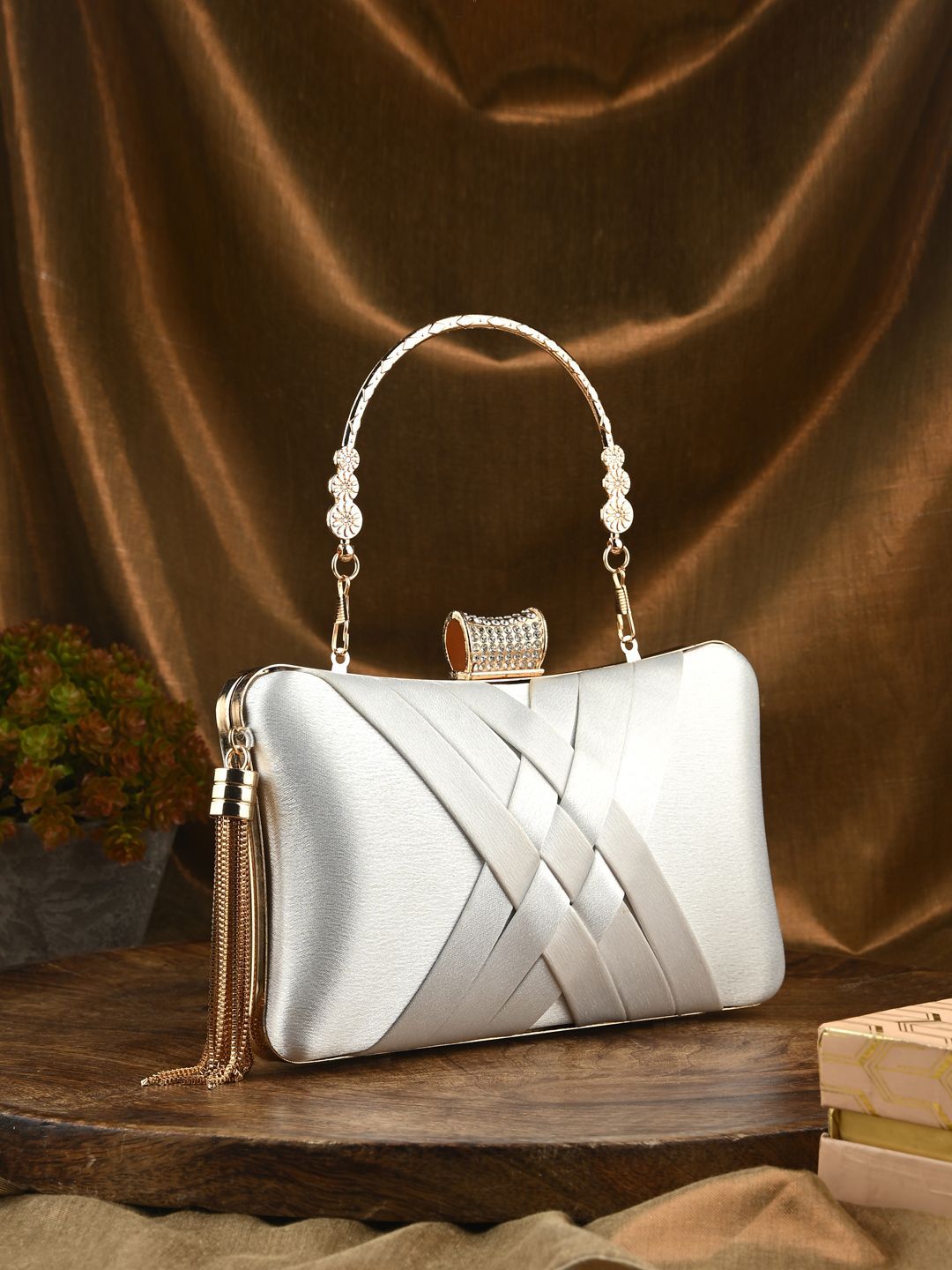 Toobacraft Textured Box Clutch With Wrist Loop-picture-13