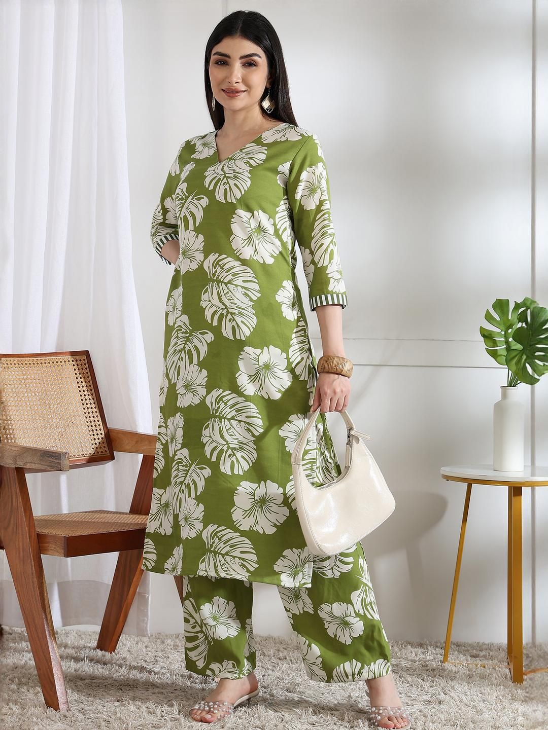 Moda Rapido Women Green Viscose Rayon Kurta Sets