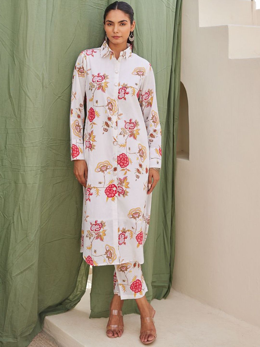 Women Floral Printed Cotton Kurta with Trousers