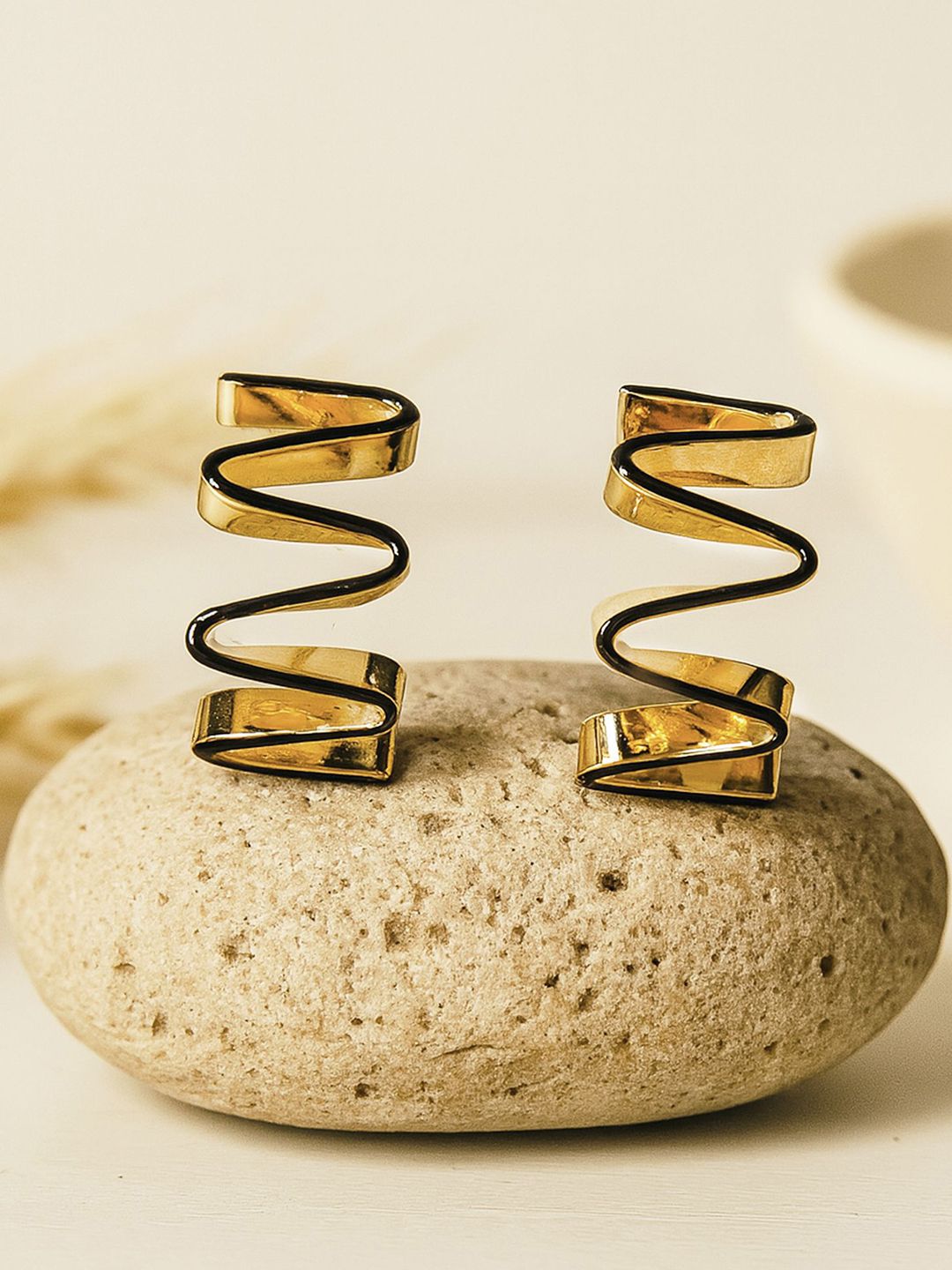 Bohey by KARATCART Contemporary Half Hoop Earrings-picture-25