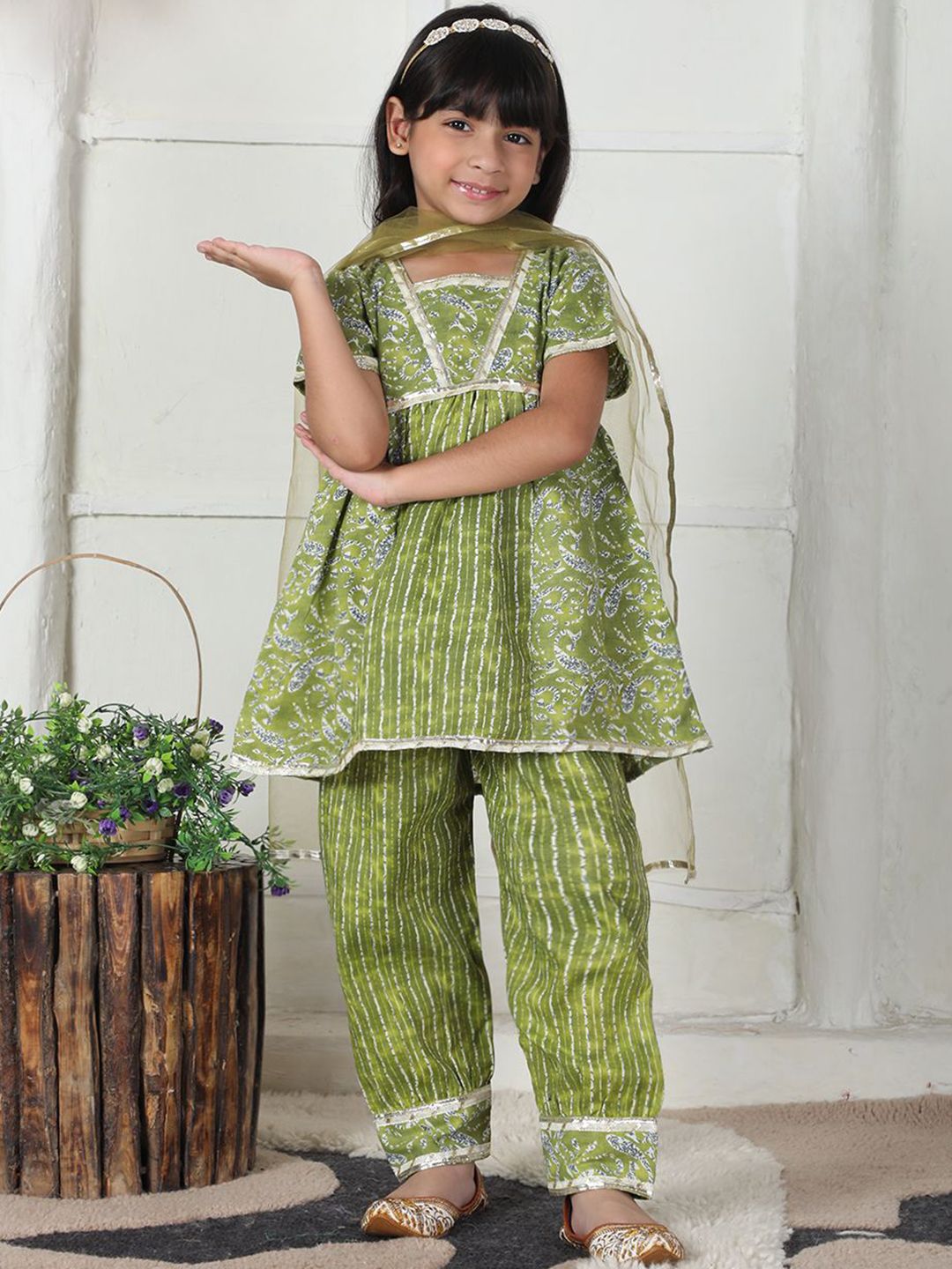 Cutiekins Girls Paisley Printed A-Line Gotta Patti Kurta With Palazzos & Dupatta-picture-35