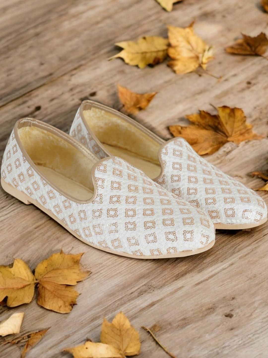 DFR Men Textured Textile Loafers-picture-38