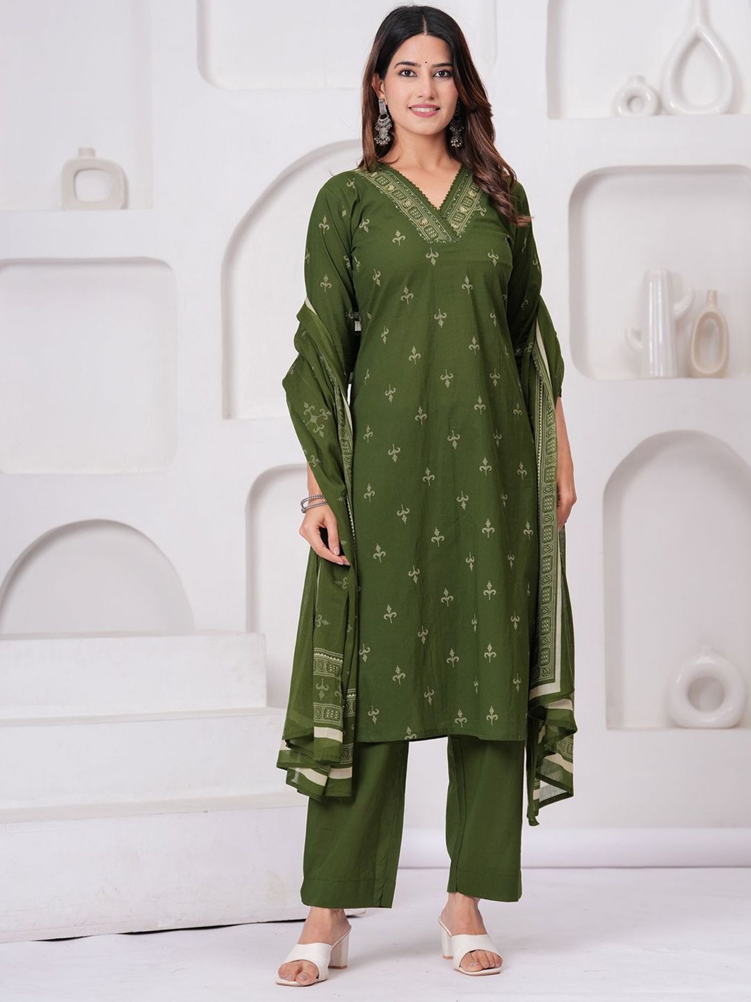 Kanahari Floral Printed V-Neck Sequinned Pure Cotton Kurta With Trousers & Dupatta