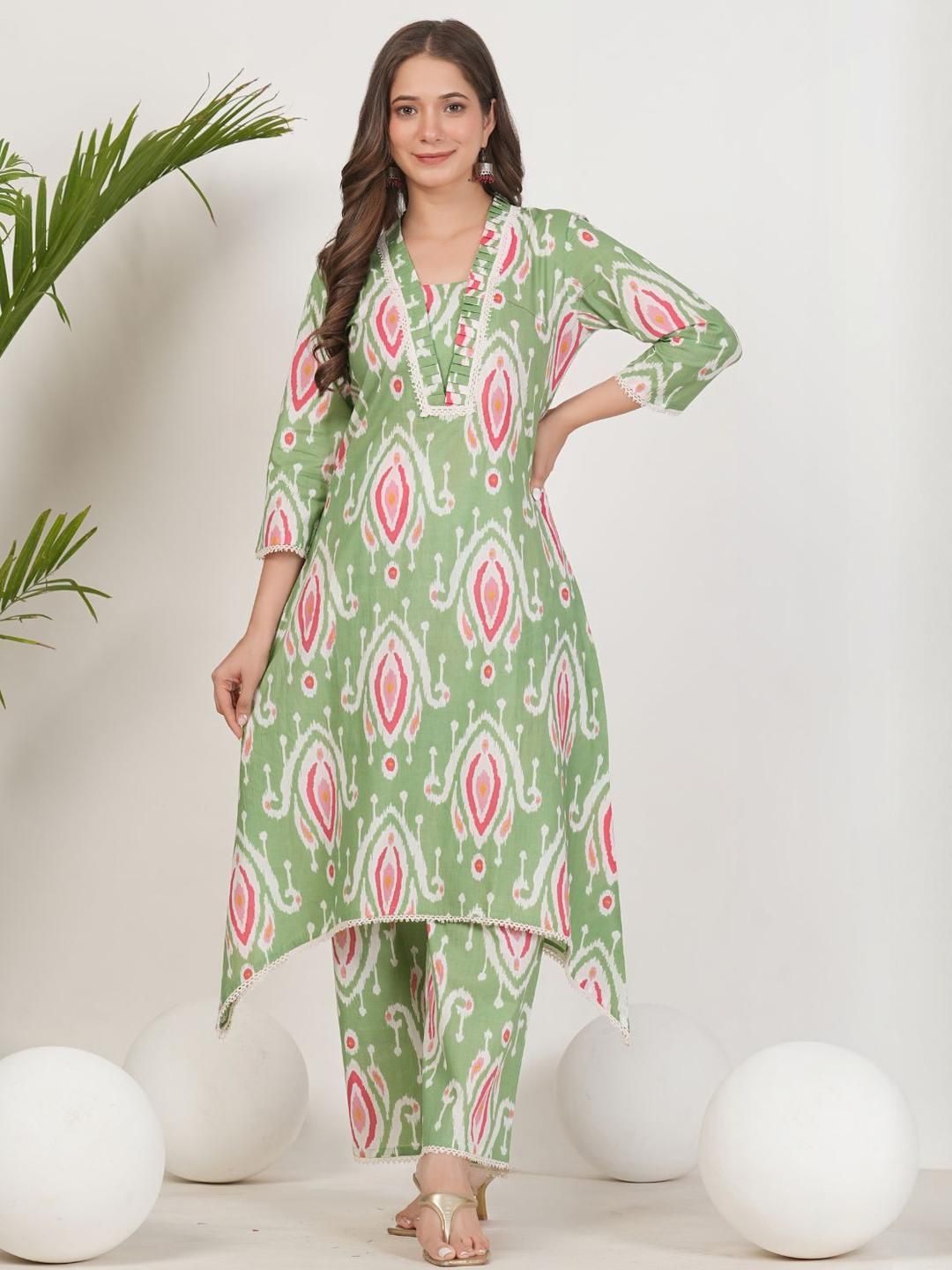 Amayra Women Green Pure Cotton Kurta Sets
