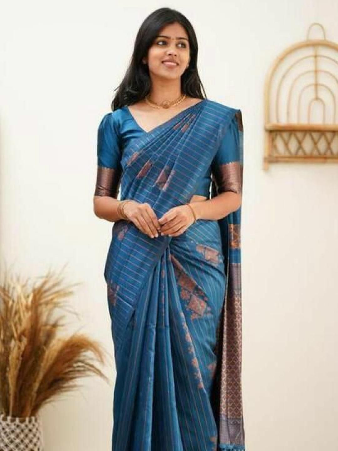 Zenophily Blue Women Solid Kanjivaram Jacquard Saree-picture-28