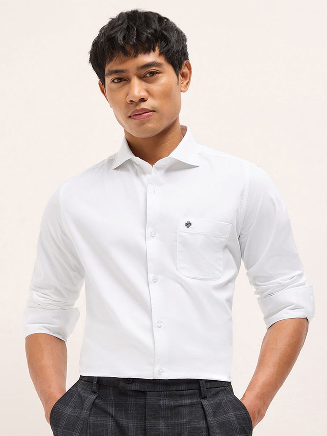 THE BEAR HOUSE Men Tailored Fit Solid Spread Collar Formal Shirt-picture-42