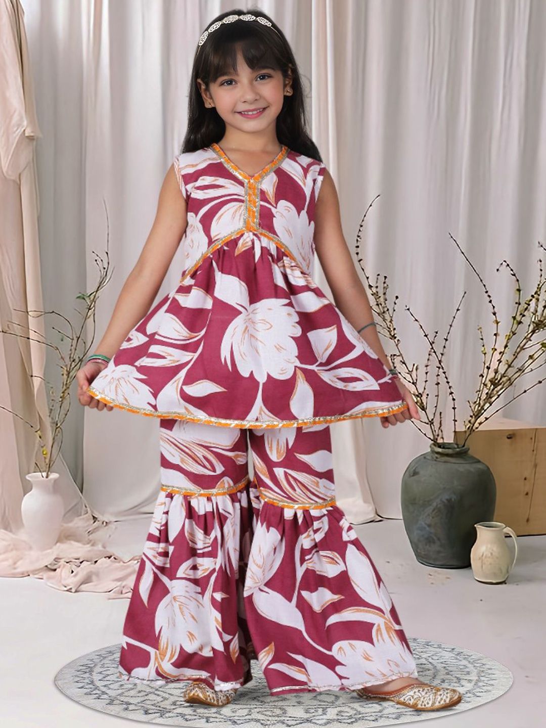 Cutiekins Girls Floral Printed V-Neck Empire Gotta Patti Kurta With Sharara & Dupatta-picture-27