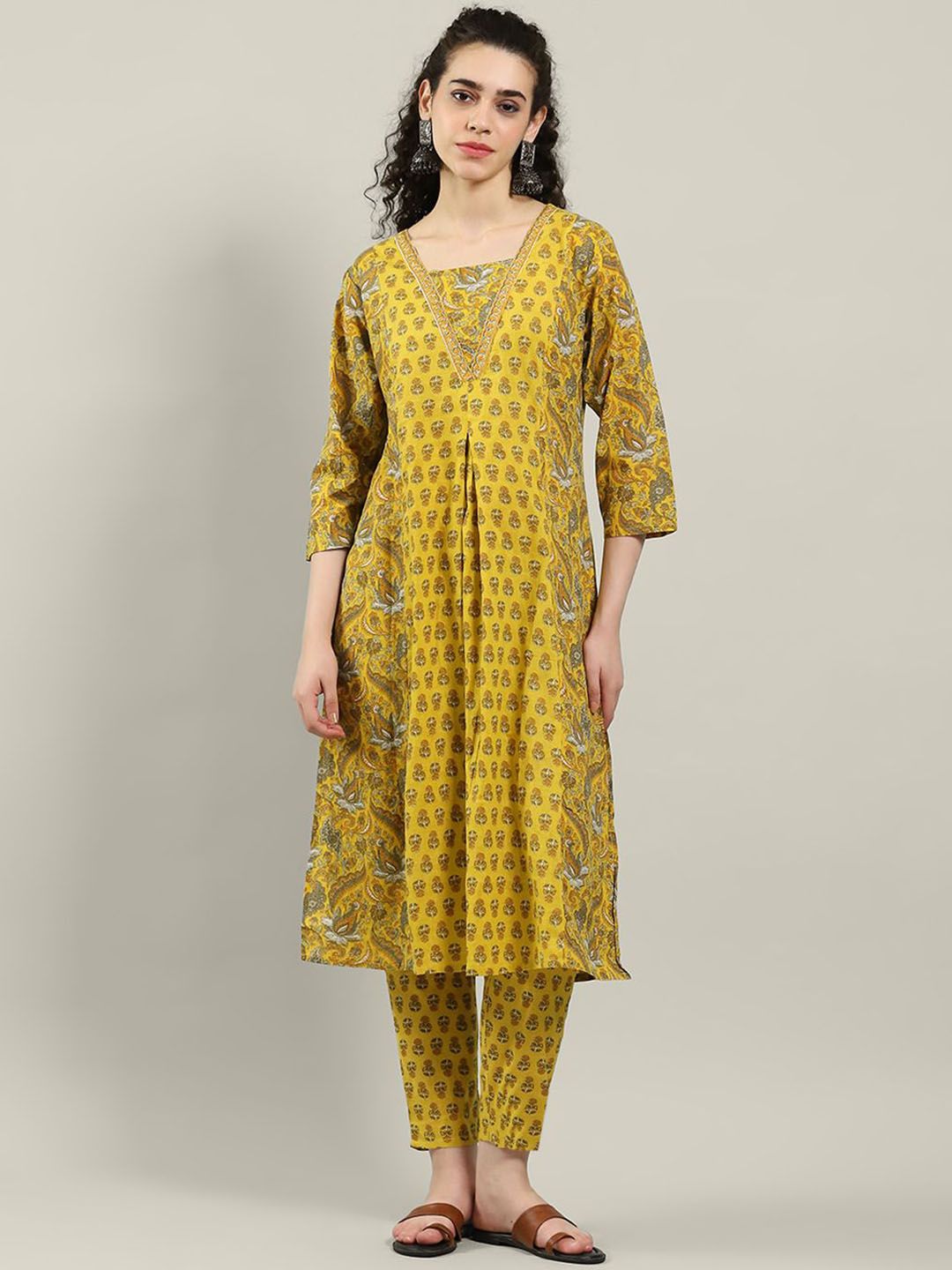 Meena Bazaar Floral Printed V-Neck Anarkali Kurta With Trousers
