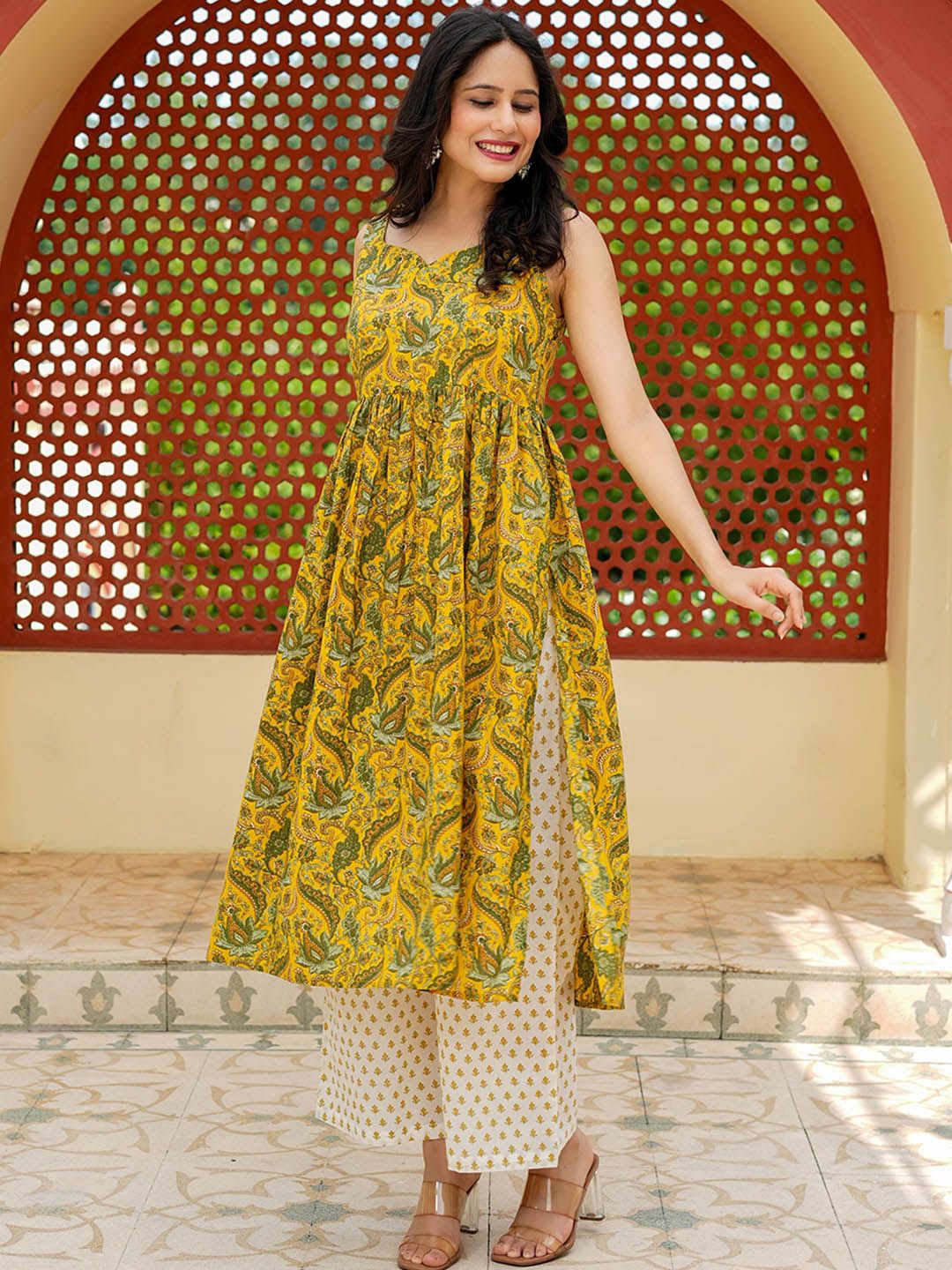 GAYRAA Women Floral Printed Cotton A-Line Kurta with Palazzos