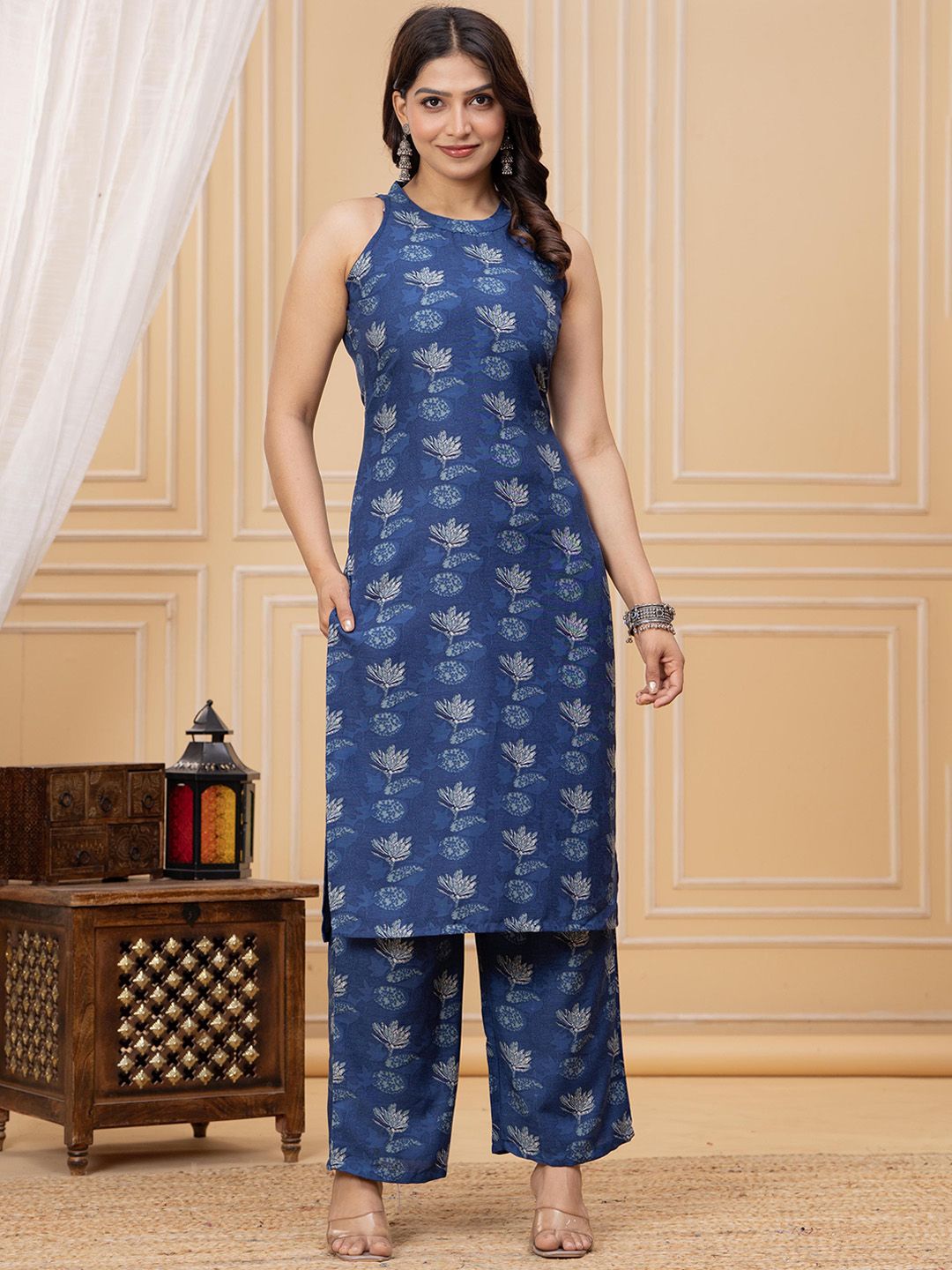 Light Daisy Women Floral Printed Regular Kurta with Palazzos