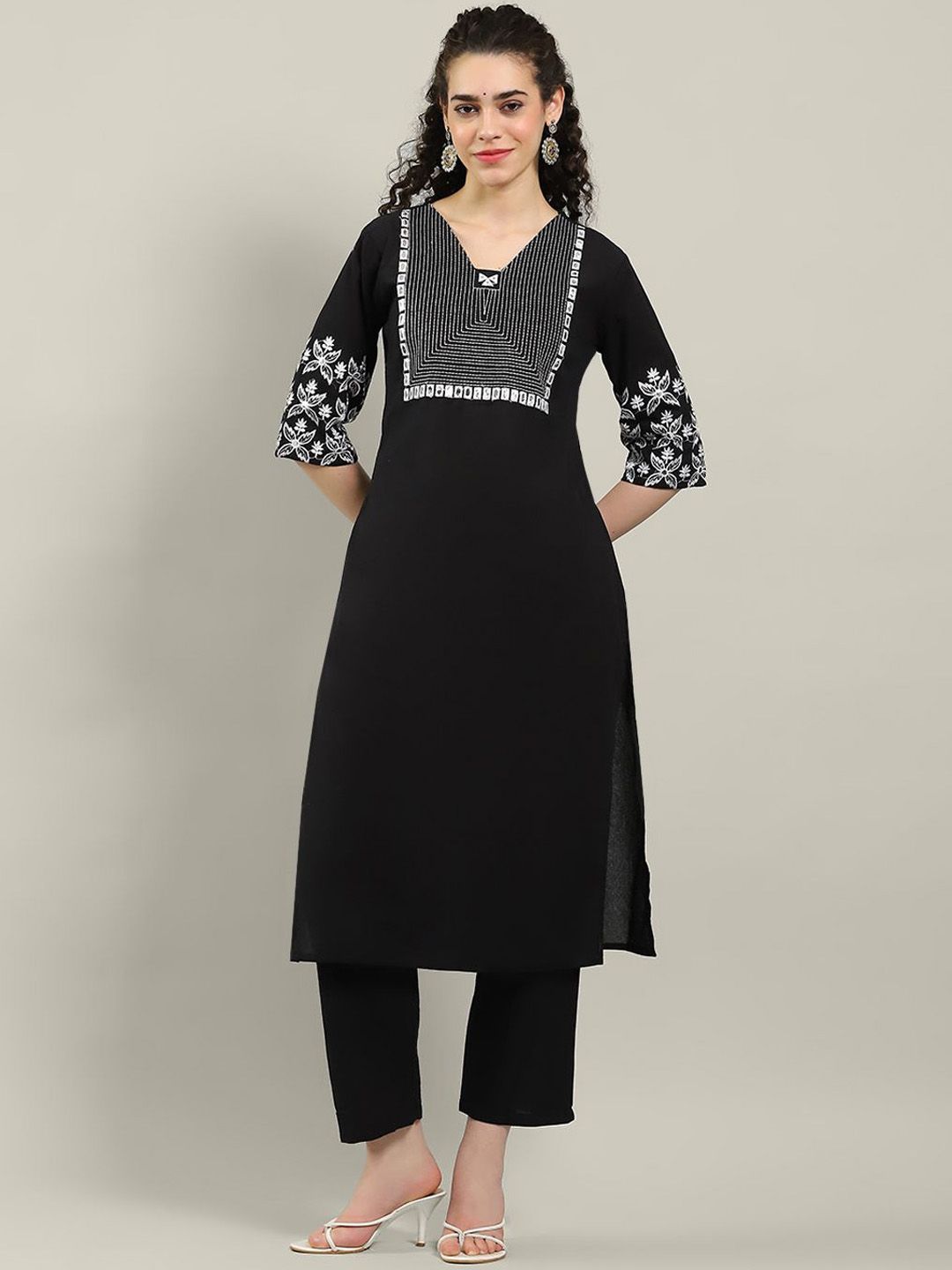 Meena Bazaar Women Printed Kurta with Trouser