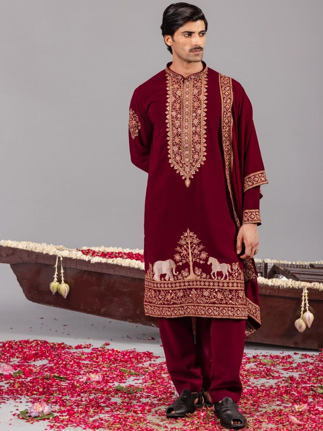 KALPRAAG Men Ethnic Motifs Embroidered Kurta with Churidar & Dupatta-image-6