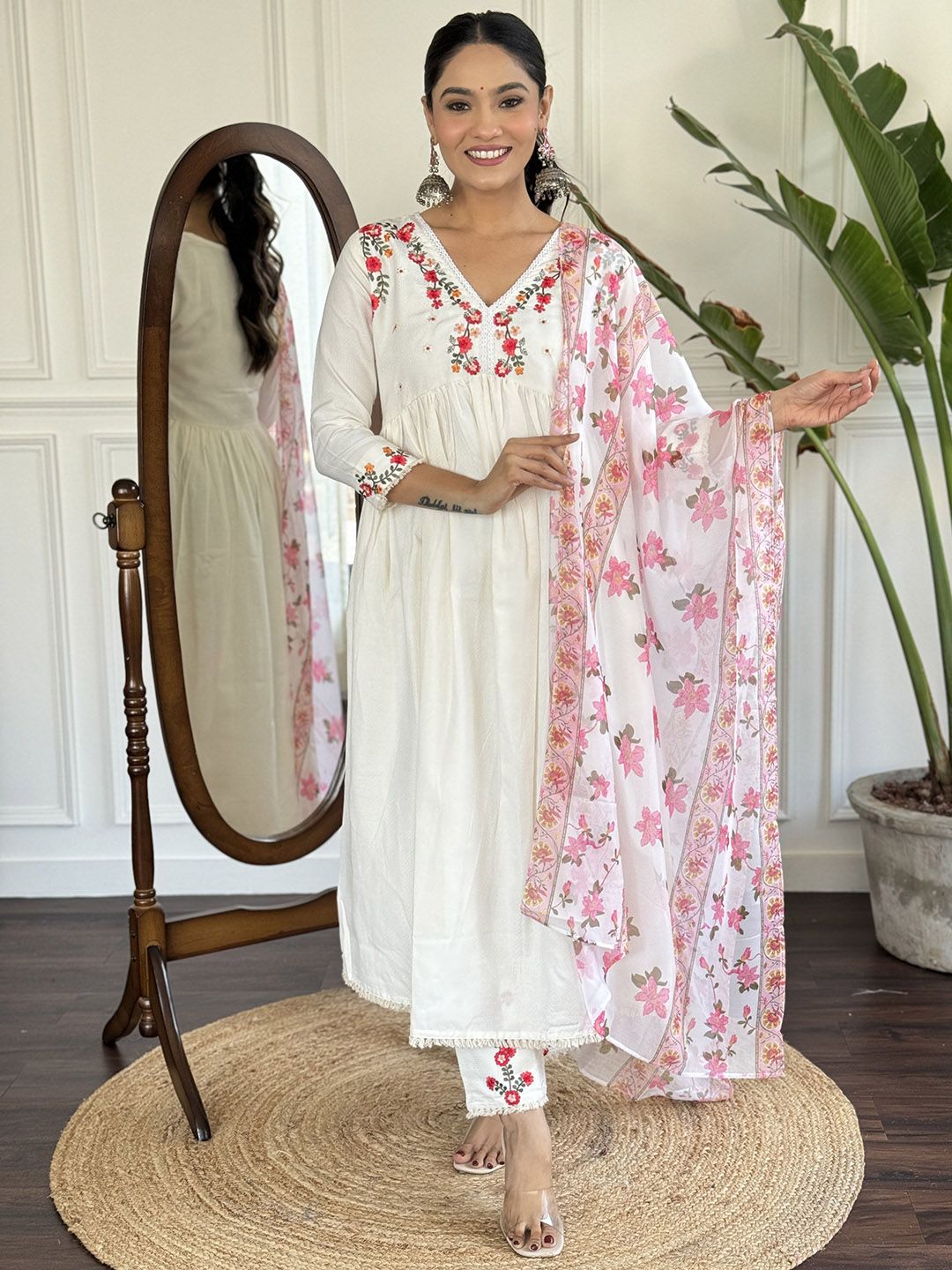 Brand Hill Women Floral Embroidered Regular Thread Work Kurta With Trousers & Dupatta