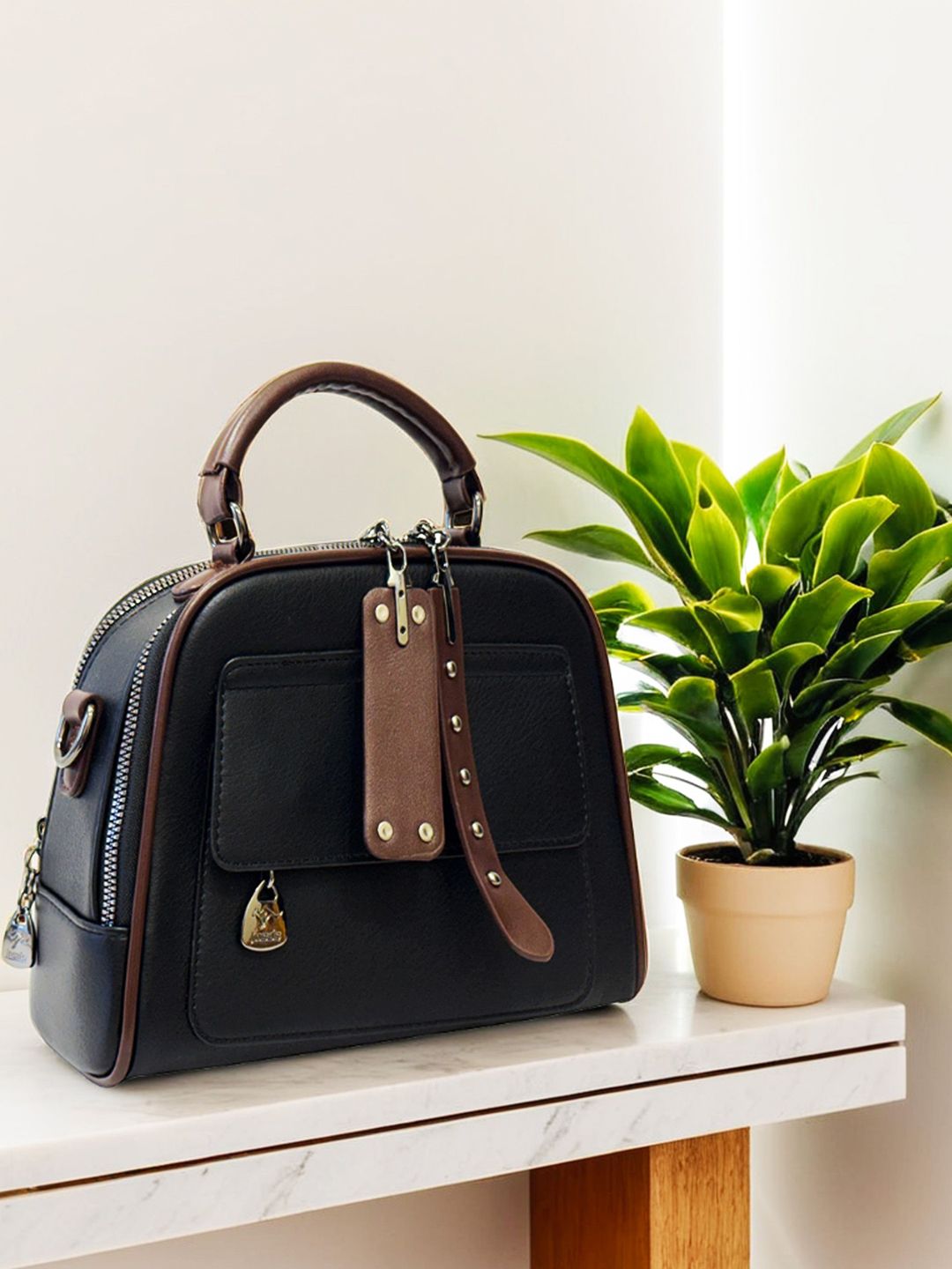 BANDICOOT Women Solid Swagger Satchel Bag-picture-20
