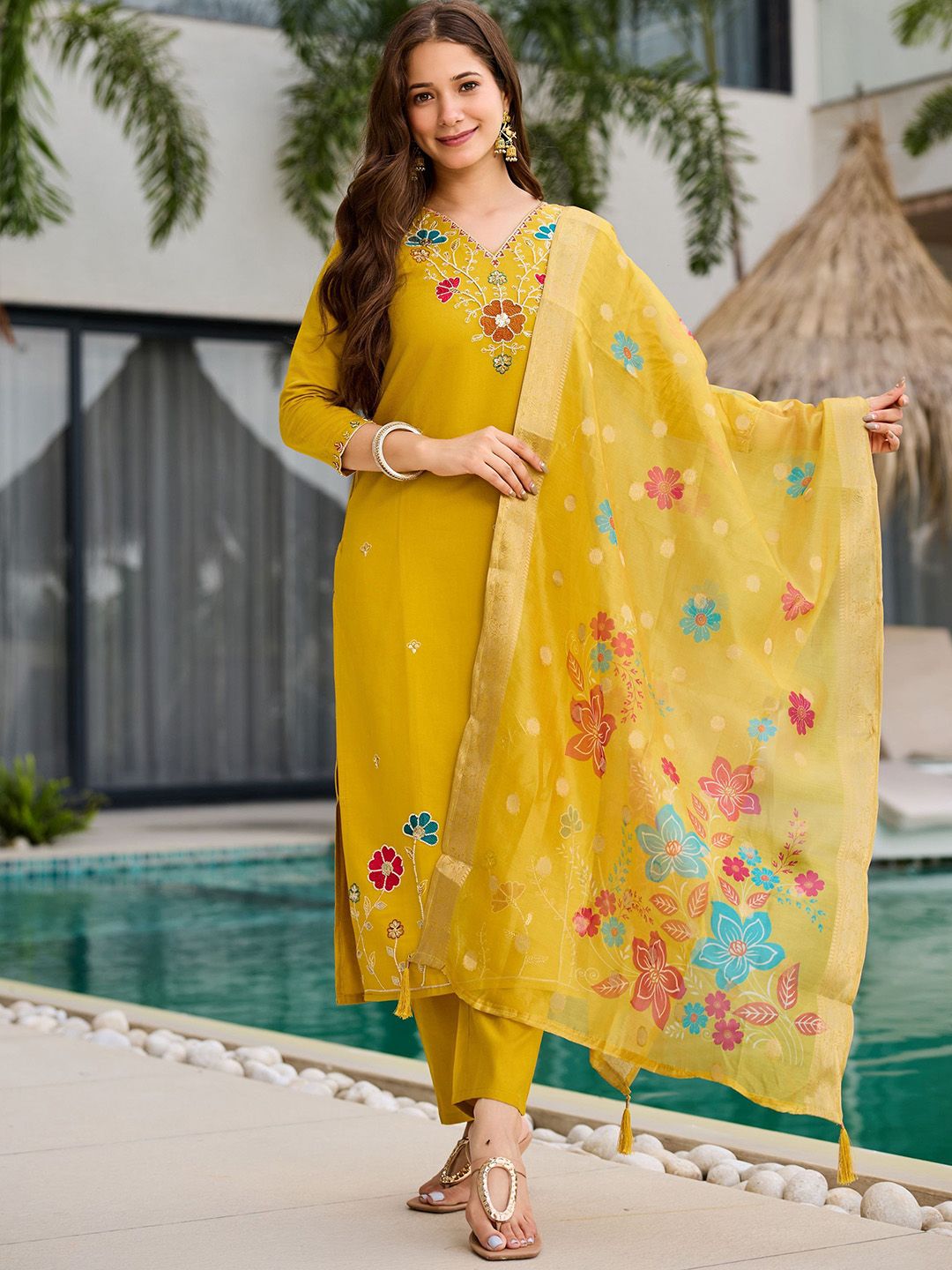 Brand Hill Women Floral Printed Kurta with Trousers & Dupatta