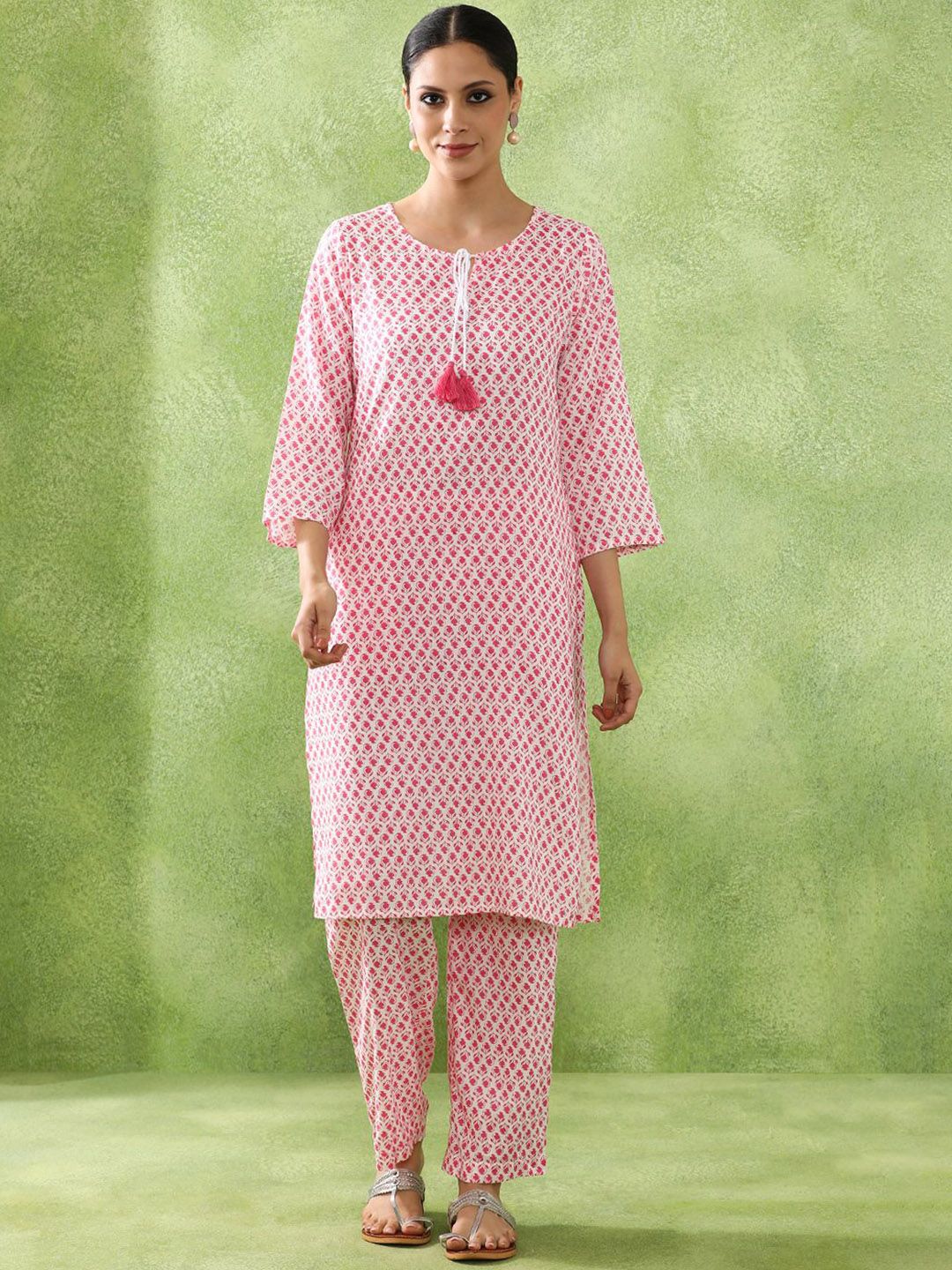 Jaipur Kurti Floral Printed Tie-Up Neck Straight Kurta With Trousers