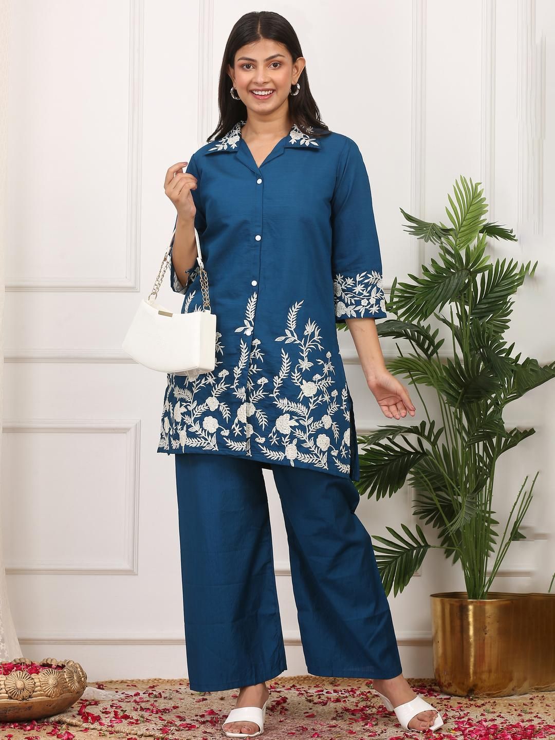 ZIRVI Women Navy Blue Silk Chanderi Embroidered Co-ords