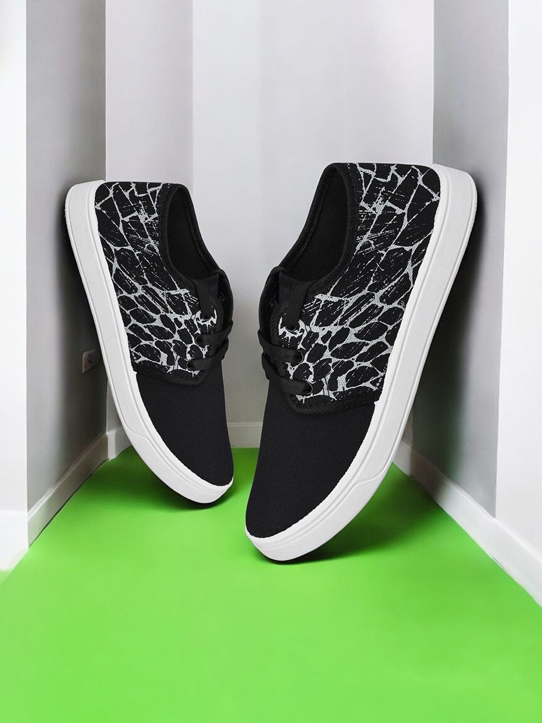 Spotwalk Men Canvas Printed Lace Ups Sneakers-picture-27