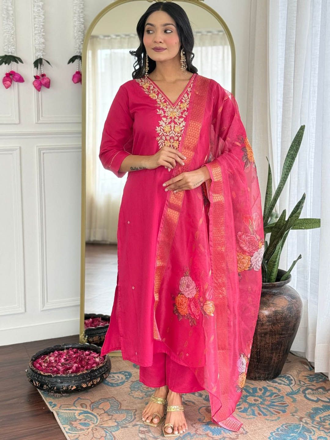 Siya Fashion Women Floral Embroidered Regular Kurta with Trousers & Dupatta