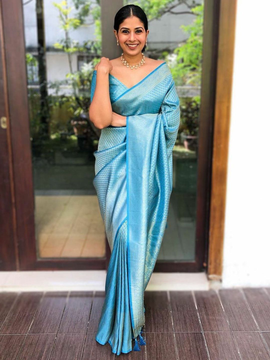 VILLE FASHION Ethnic Motifs Woven Design Zari Saree-picture-20